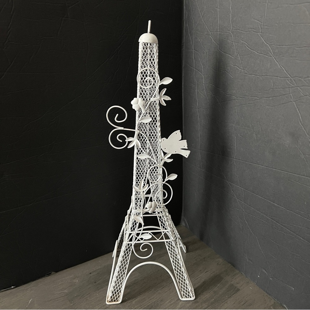 Elegant White Eiffel Tower Jewelry Holder